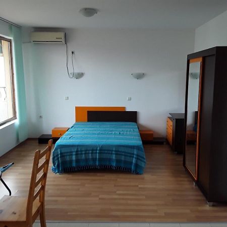 Apartment Comfort Сонячний Берег Екстер'єр фото
